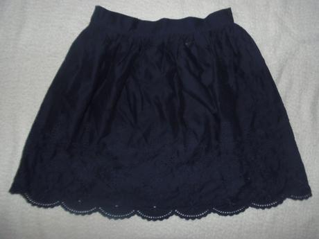 Sukňa s vybíjaným vzorom, 146