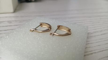 Zlaté náušnice,