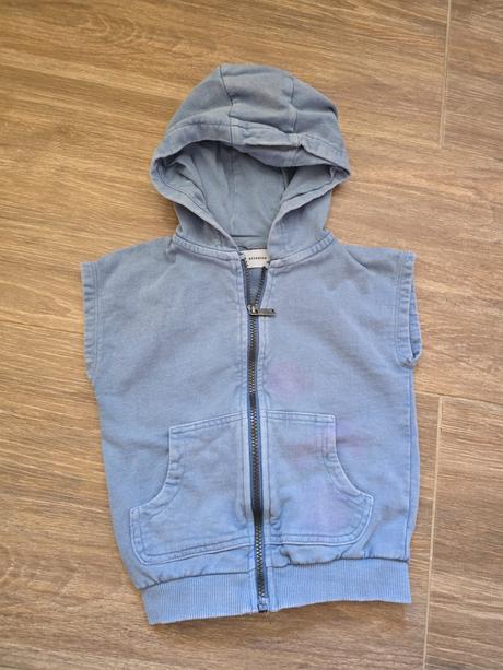 Vesta č.98, reserved,98