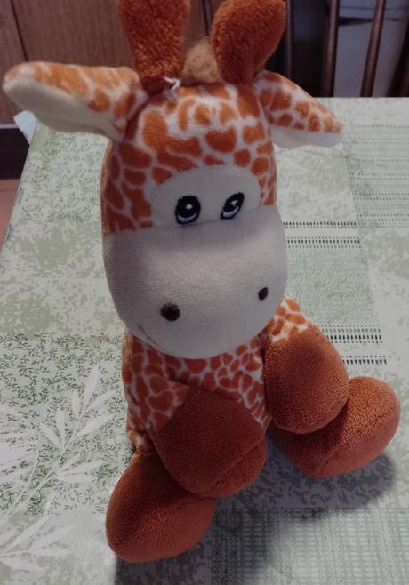 Plyšová žirafa, vysoká 25 cm,