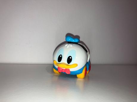 Autíčko donald disney,