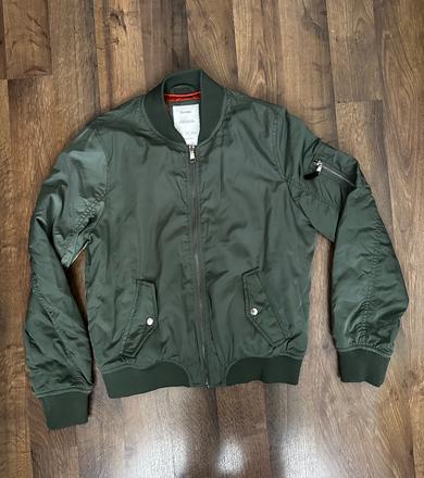 Štýlová bombera bershka, bershka,l