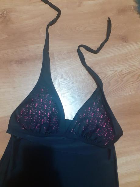 Damske jednodielne plavky, 42