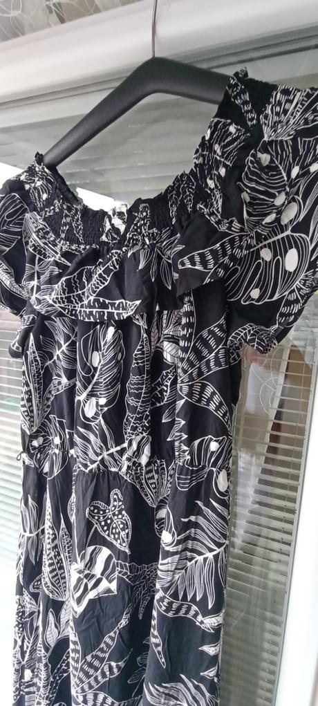 Letne saty vel 44 cena 5,50e, 44