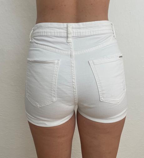 Kraťasy, bershka,36