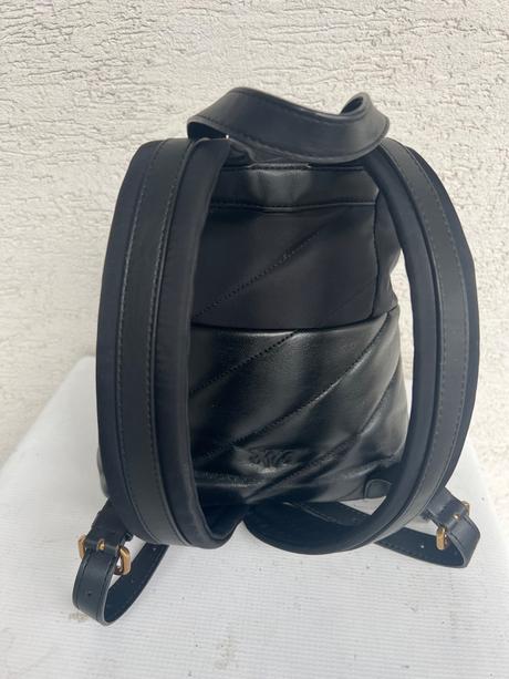 Pinko ruksak cierny kozeny plus latka pc 400, pinko