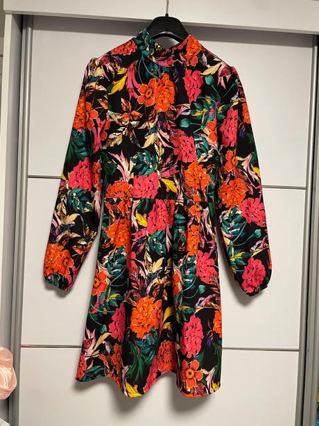 Predám 3x oblečené farebné šaty, 