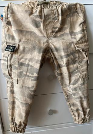 Maskáčové kapsáčové nohavice, pepco,104