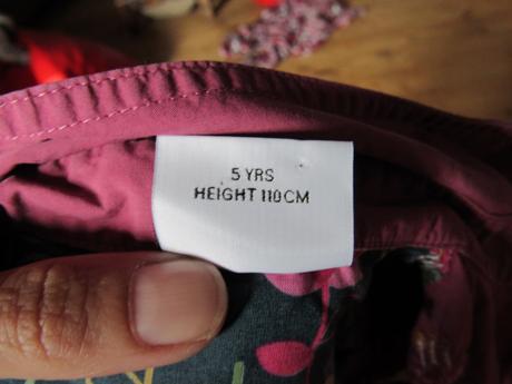 Šatičky na gombíky, next,110