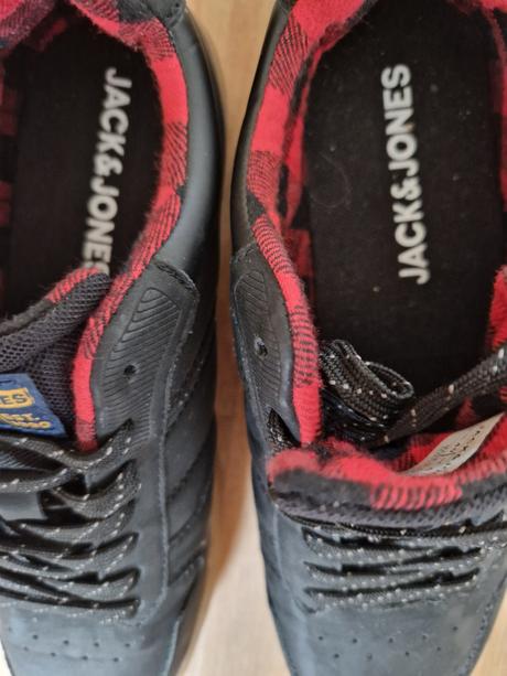 Teniskyvjack&jones, 40