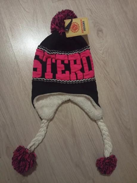 Teplá čiapka z holandska s visačkou, 