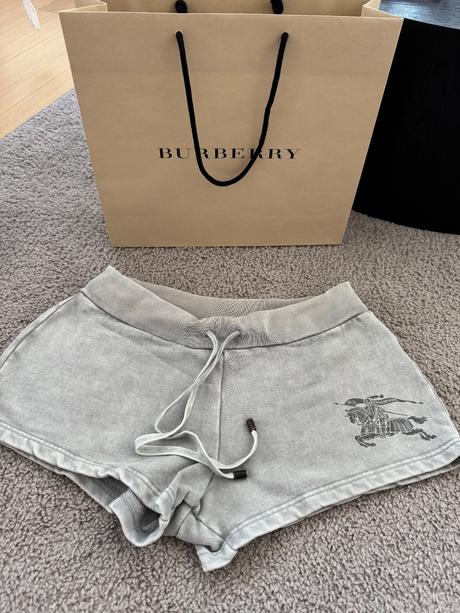 Damske burberry teplakove shortky, burberry,s