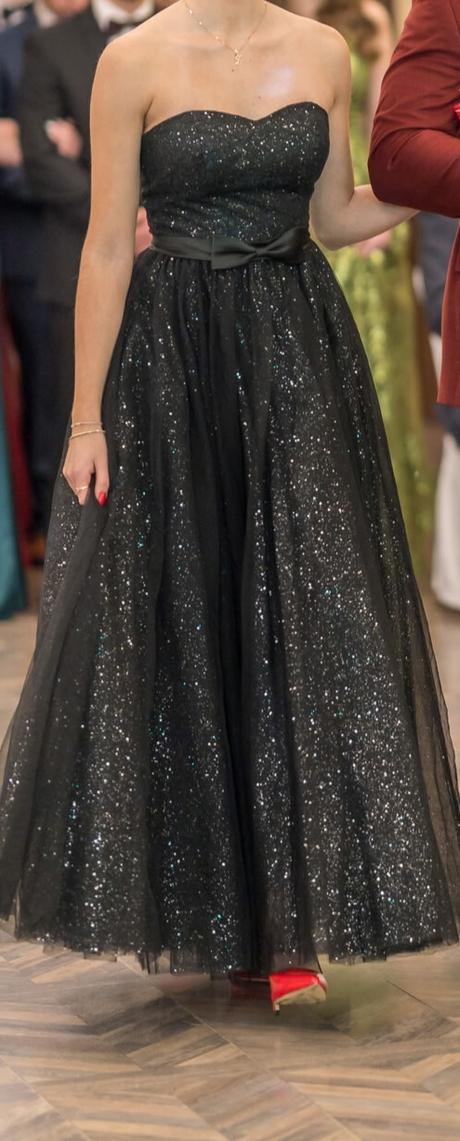 Spoločenské šaty, 34