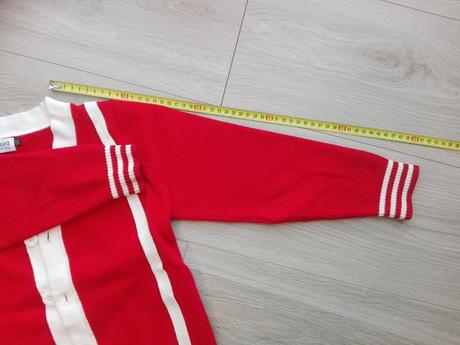 Cerveny svetrik, armani,122