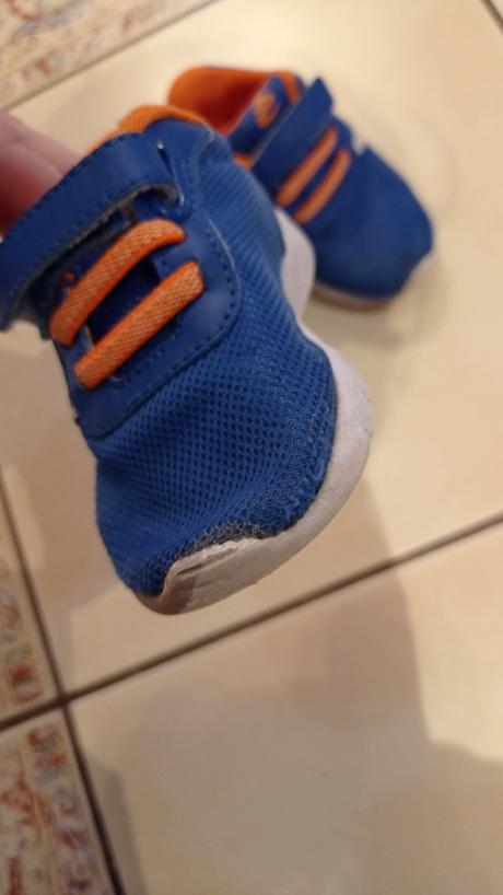 Ľahučké tenisky 21, 21