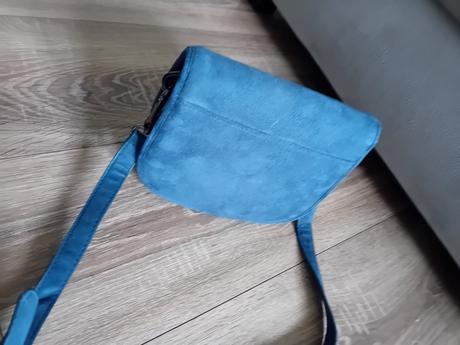 Nobo mala kabelka, nobo