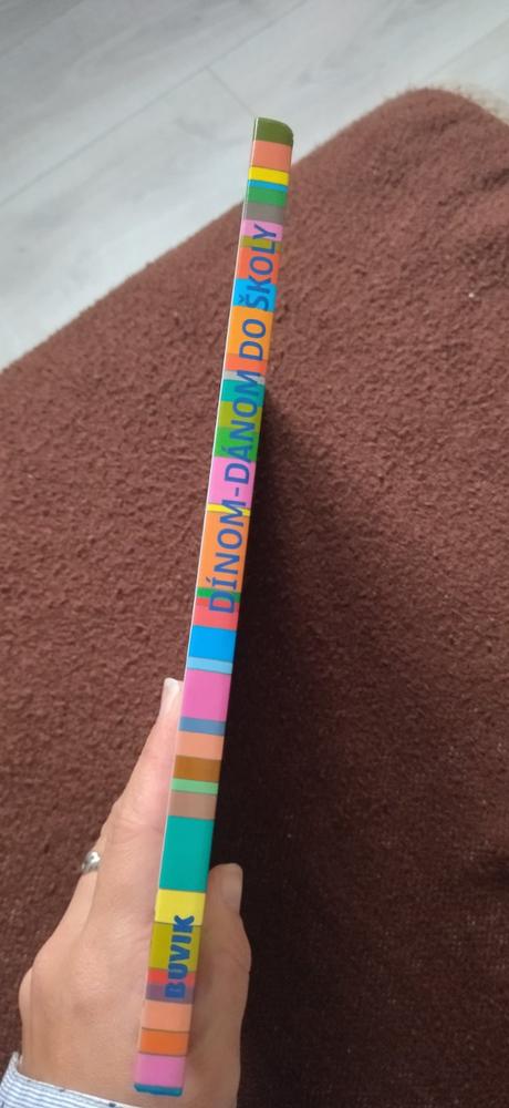 Kniha dínom - dánom do školy, 