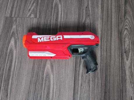 Nerf mega magnus, 