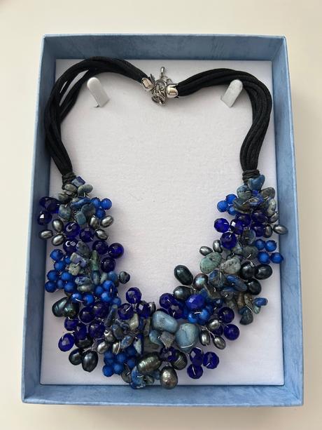 Modrý náhrdelník, 