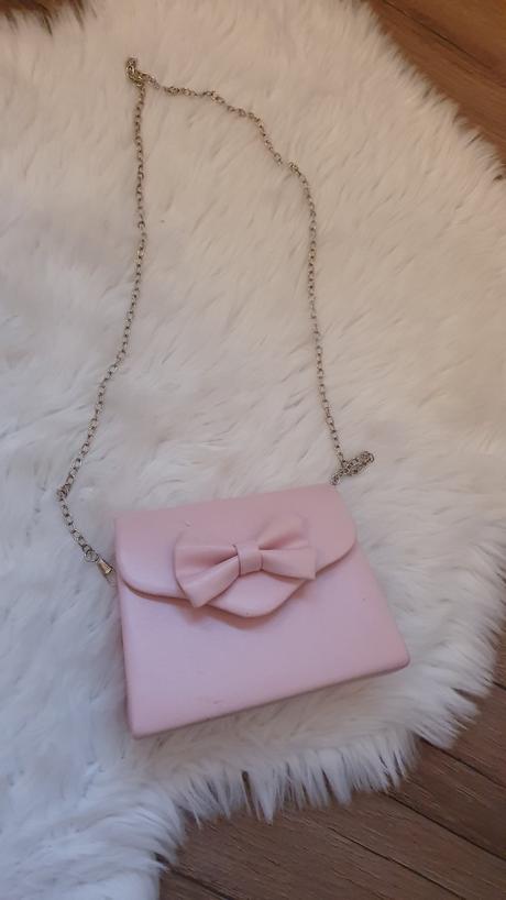 Detska ruzova kabelka, 