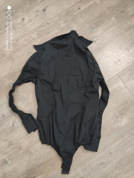 Cierna body kosela, s