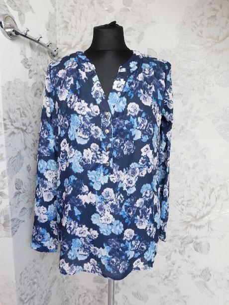 Velmi pekna bluzka, 36