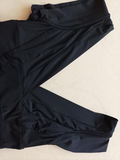 Predám veľmi elegantné, spoločenské šaty, xs