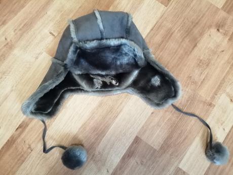 Úžasná čiapka, 128