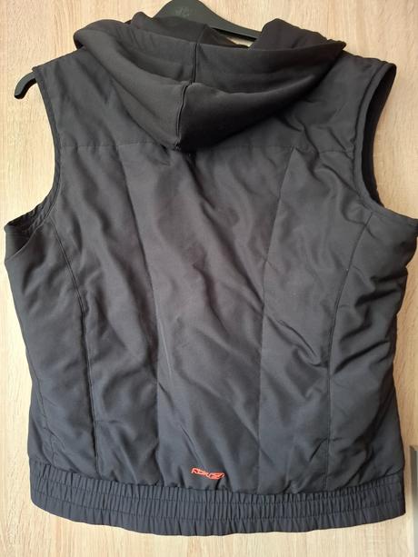 Vesta, reebok,40