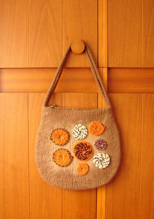 Pekná jesenná plstená handmade kabelka, 