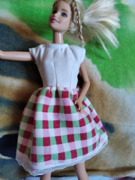Šaty pre barbie,