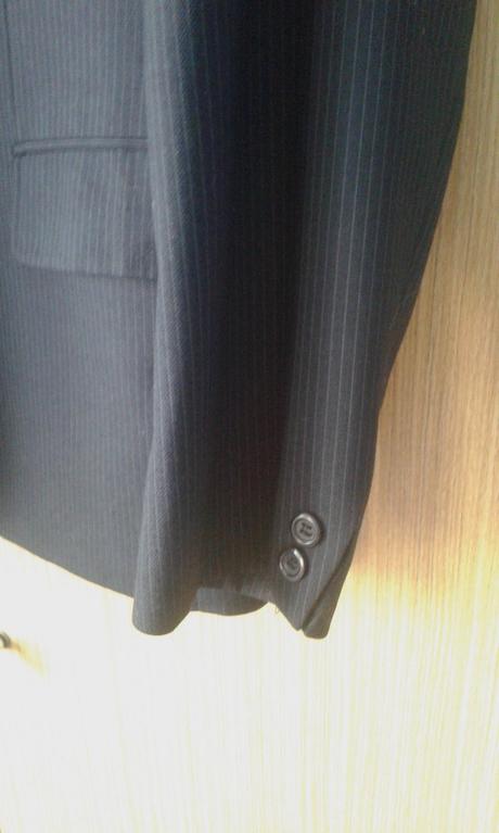 Starší čierny prúžkovaný oblek, xl