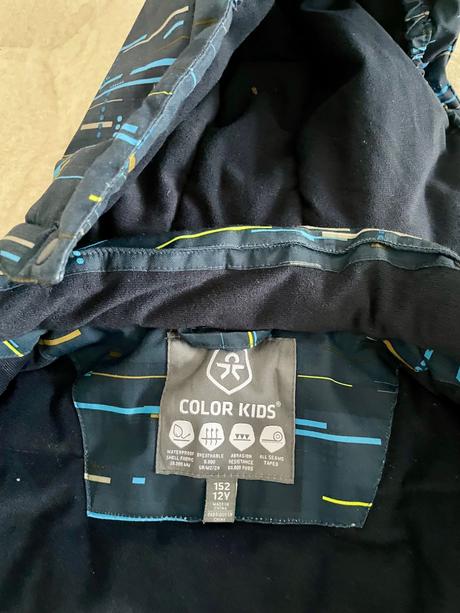 Zimná lyžiarska bunda, 152