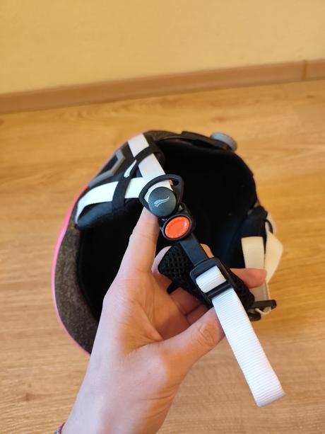 Lyžiarska prilba 52-55cm, l