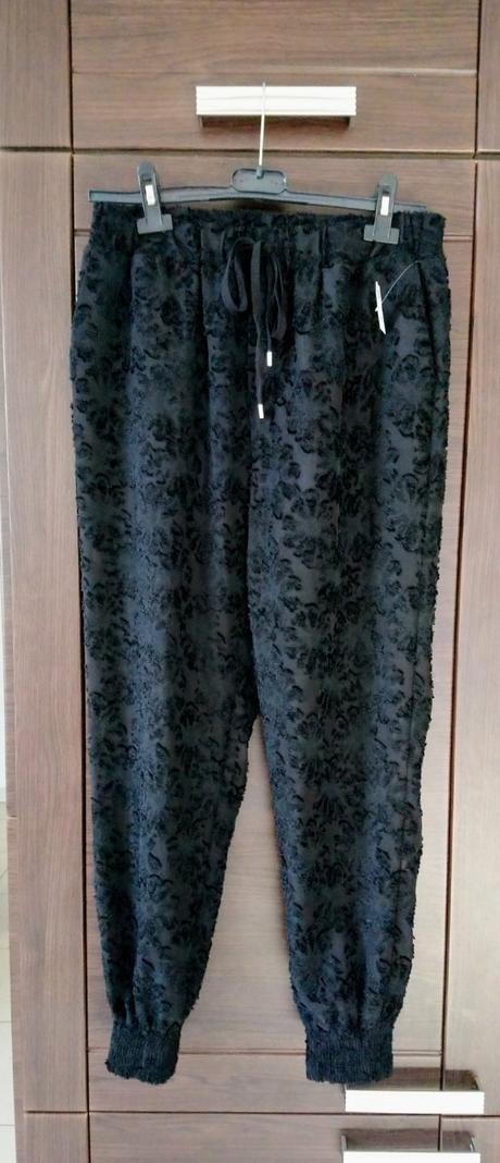 Luxusne cierne nohavice, zara,s