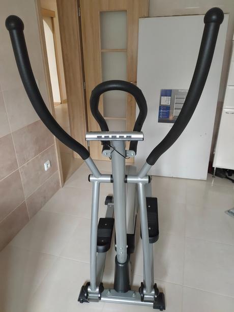 Eliptický trenažér crossový elektrický landfit,