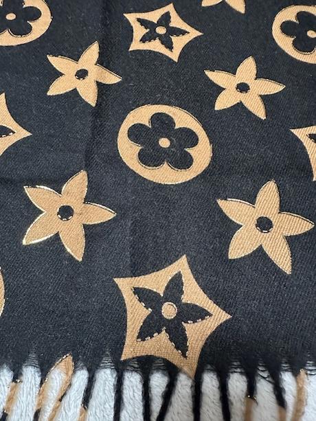 Dvojfarebný vzorovaný šál so strapcami, 