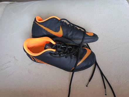 Tenisky halovky, nike,32