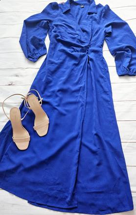 Pekné modré šaty, 38