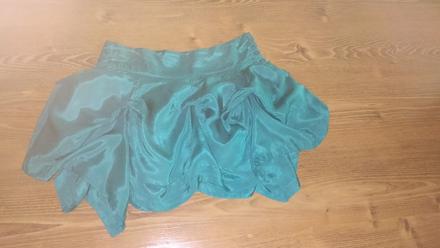 Moderná podšitá sukňa s vlnami s/m, m