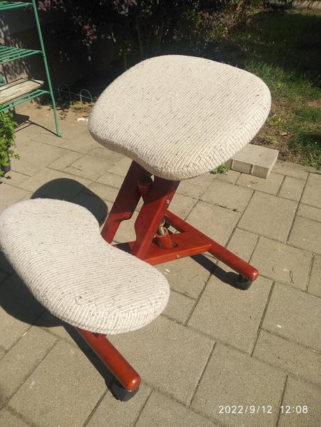 Ergonomicka stolička kľakosed, 