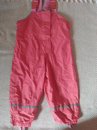 Nepremokavé nohavice, 92