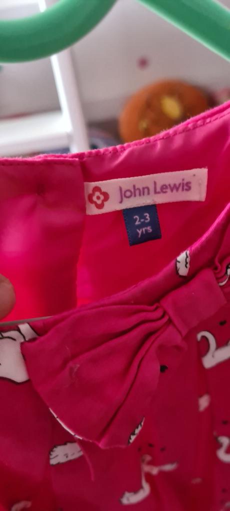 Saticky s labutami, john lewis,98