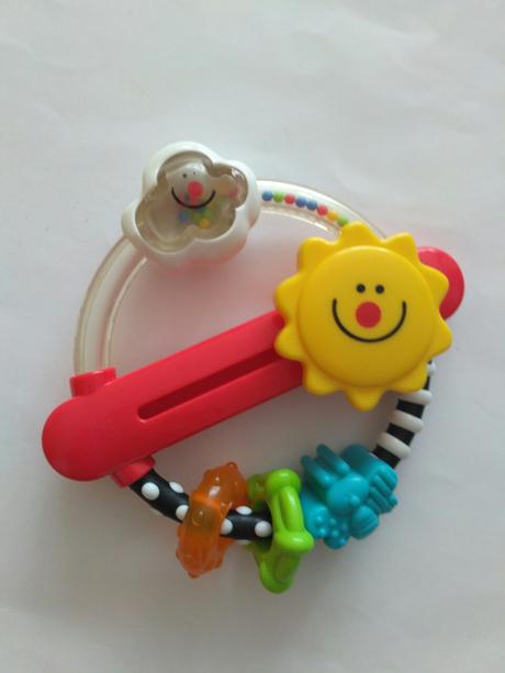 Hračky, hrkálka na hranie pre najmenších,