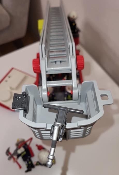 Playmobil 9463 + 9093 + iné - hasiči a auto, 