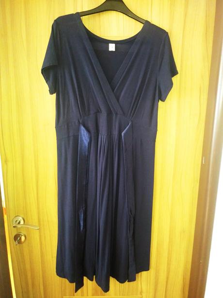 Tehotenské šaty, 44