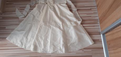 Príležitostné šaty, 140