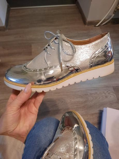 Krásne  strieborné mokasiny, 39