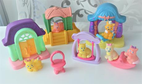 Ihrisko s mačičkami,