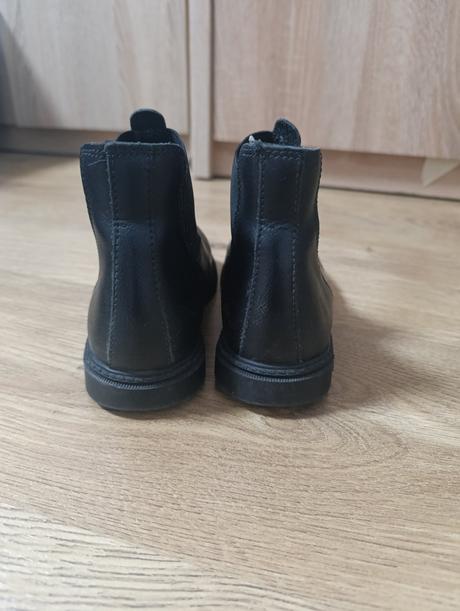 Predam jazdecke topanky a čepsy, 32